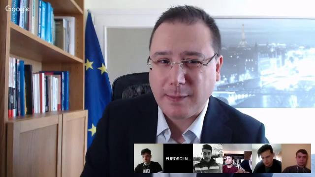 Embedded thumbnail for De ce este mâncarea mai scumpa în UE decât în SUA? (include interviu cu Roxana Păduraru)